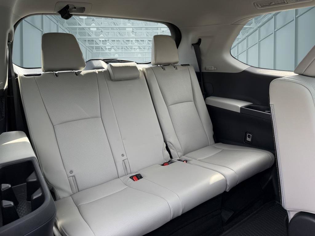 Used 2026 Toyota Grand Highlander AWD image 18