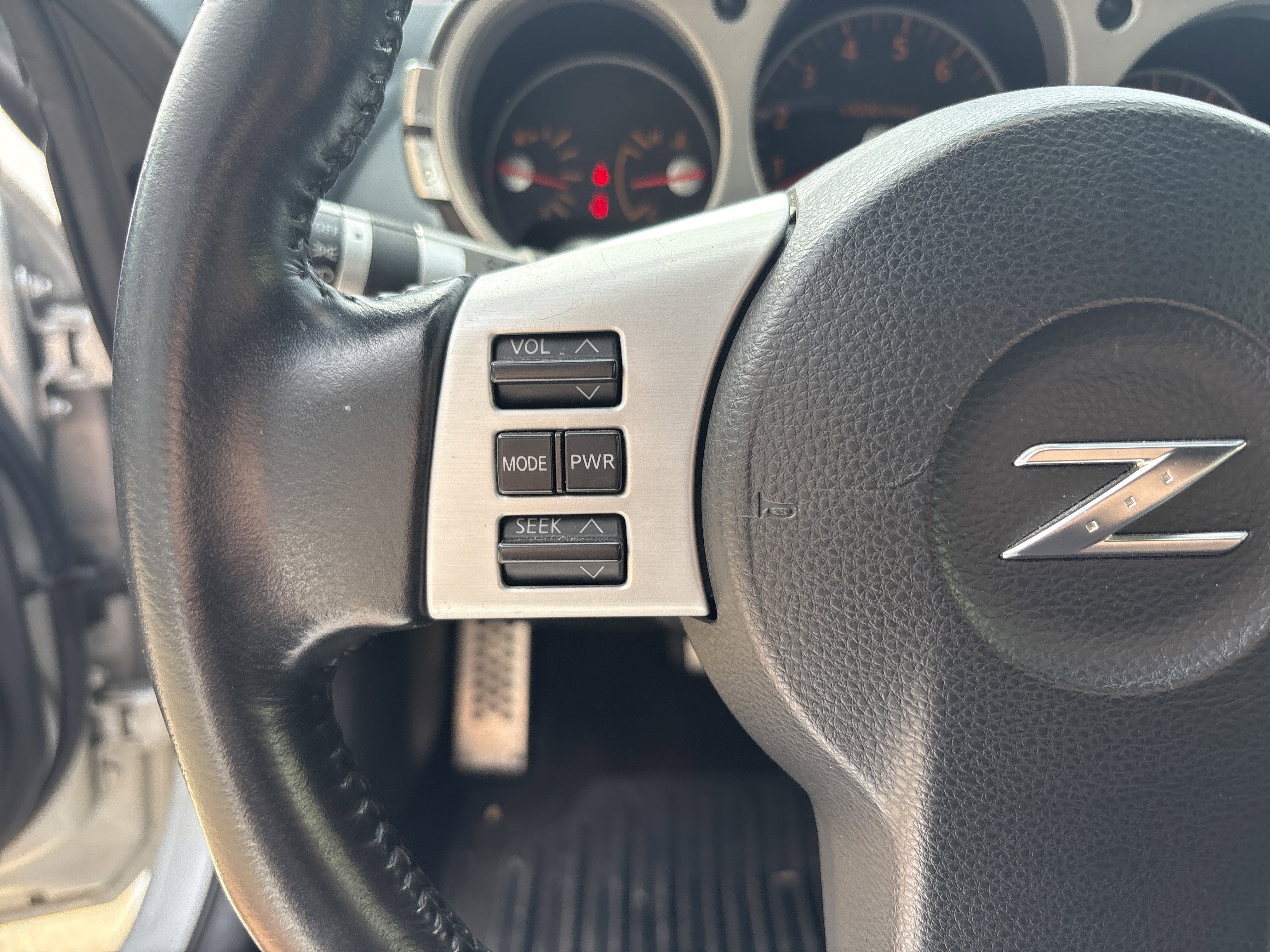 Used 2008 Nissan 350Z Touring RWD image 19