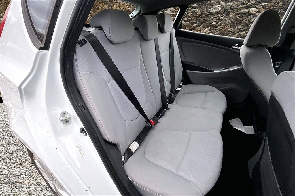 Used 2012 Hyundai Accent SE image 23