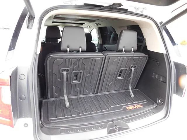 Used 2022 GMC Acadia Denali w/ Denali Ultimate Package image 9