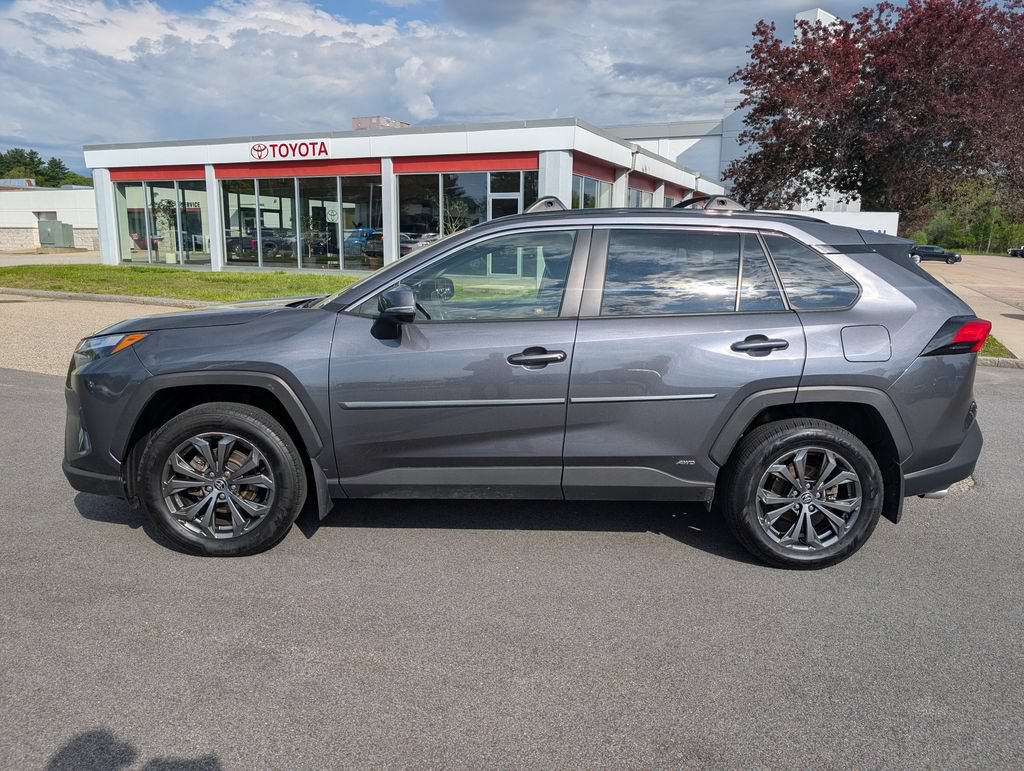 Used 2023 Toyota RAV4 XLE Premium AWD/4WD image 2