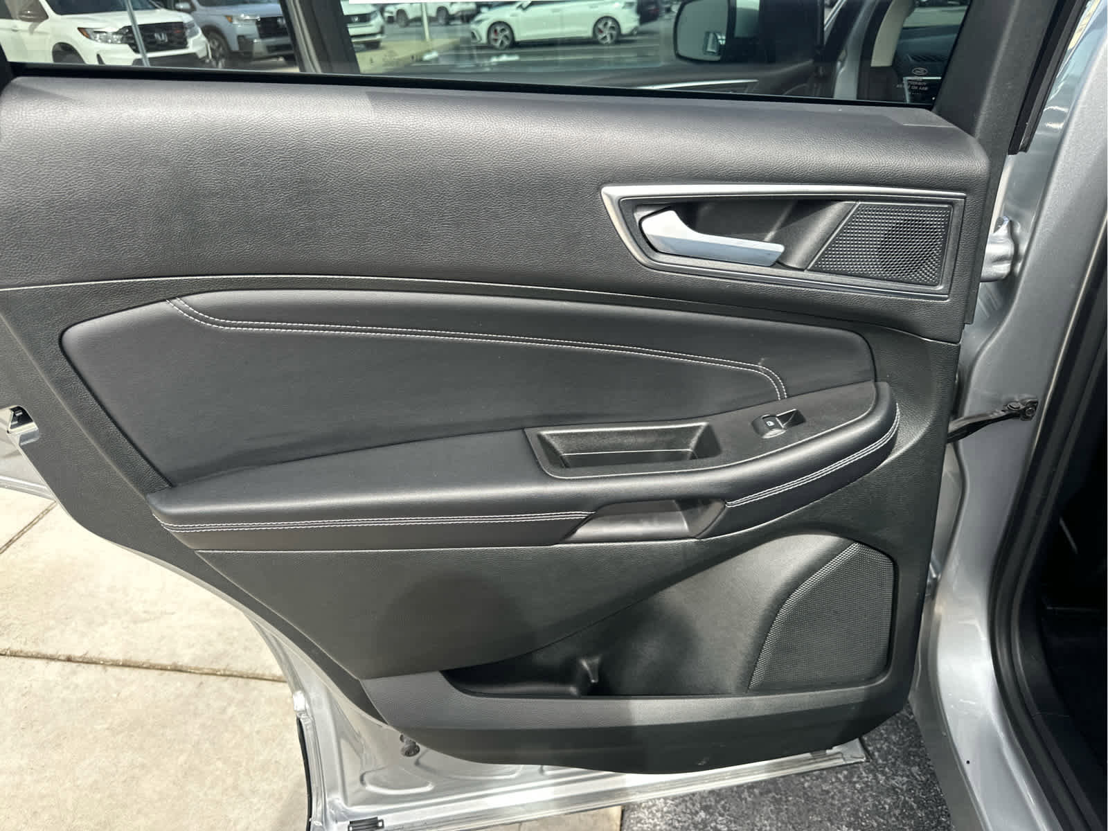 Used 2023 Ford Edge Titanium image 43