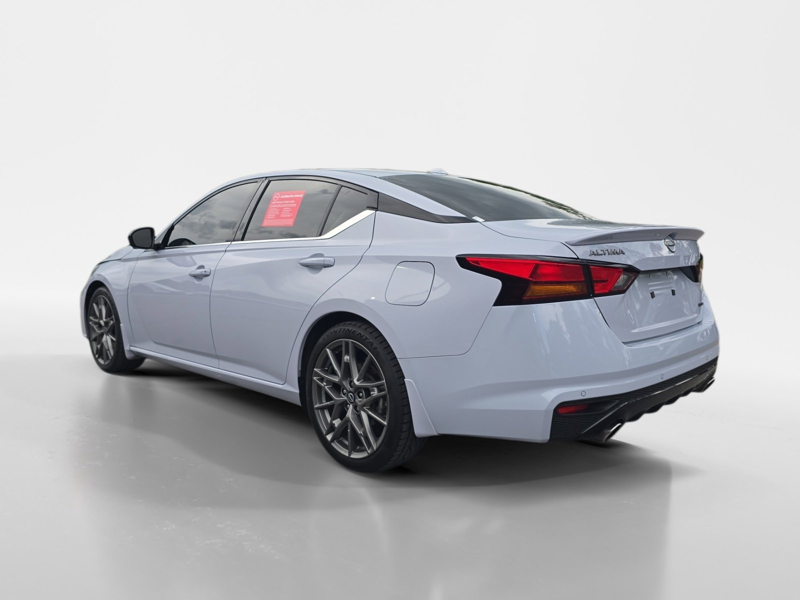 Used 2024 Nissan Altima 2.0 SR FWD image 3