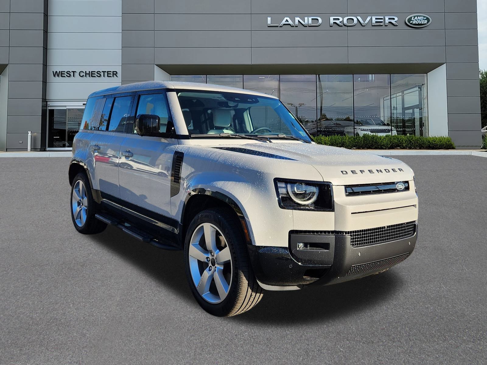 New 2026 Land Rover Defender 110 X-Dynamic SE image 2