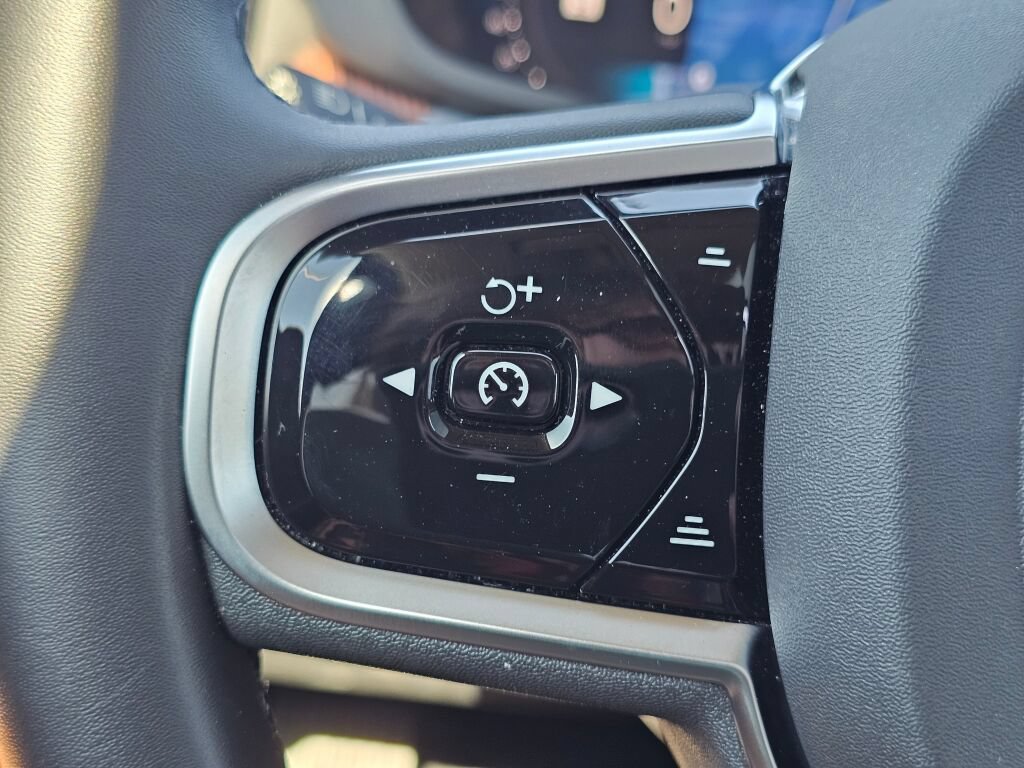 Used 2023 Volvo XC60 B5 Plus w/ Climate Package AWD/4WD image 24