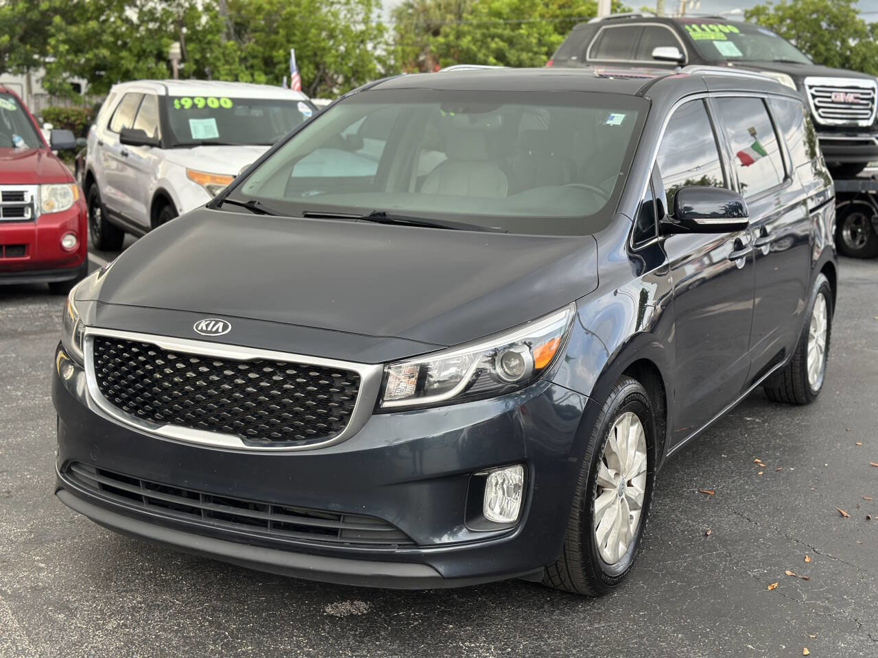 Used 2016 Kia Sedona EX image 2