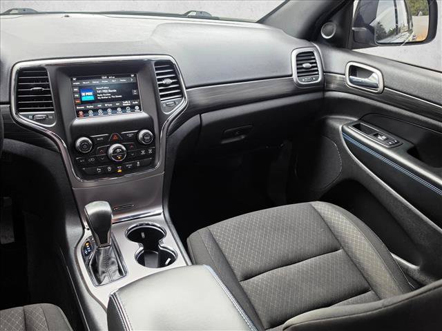 Used 2019 Jeep Grand Cherokee Laredo AWD/4WD image 20