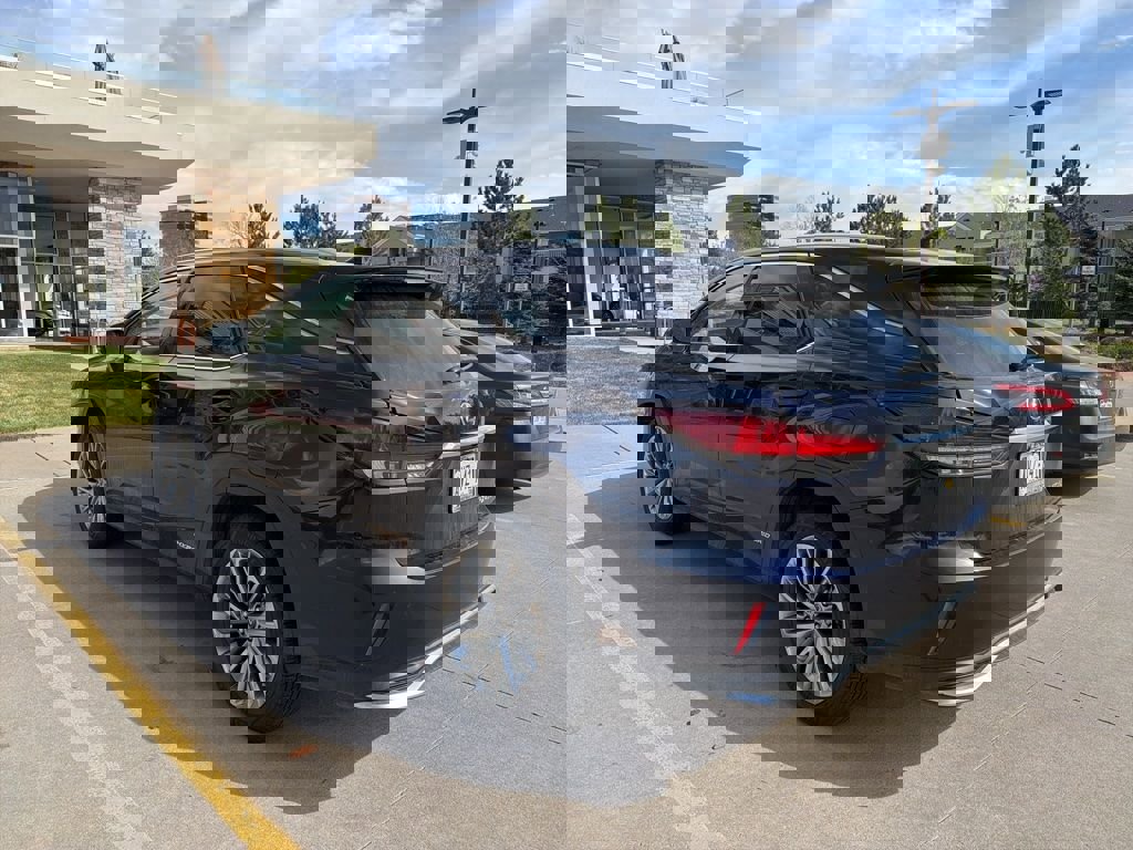 Used 2022 Lexus RX 450hL Luxury w/ Cold Area Package (CT) image 2