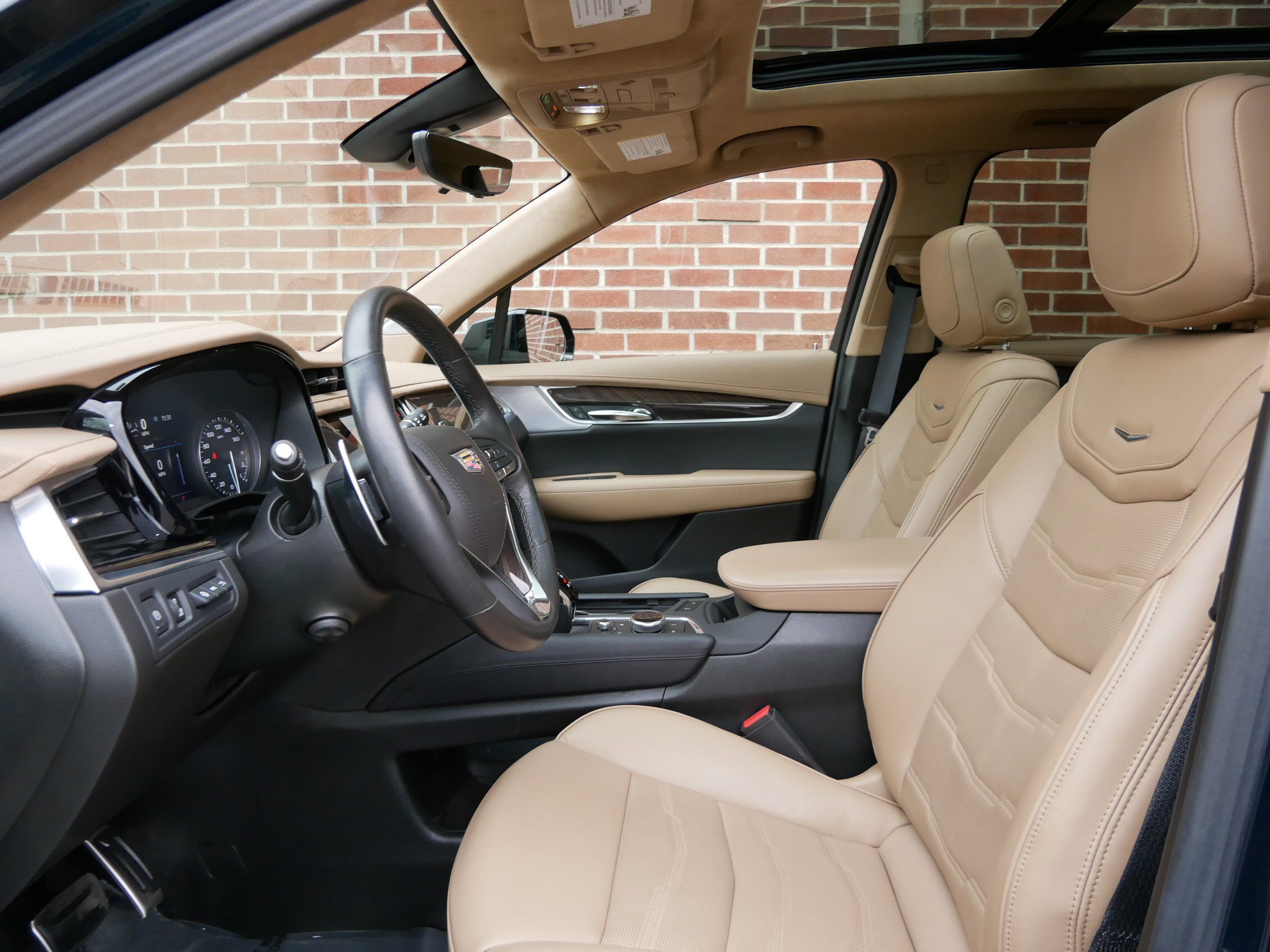 Certified 2024 Cadillac XT6 Sport w/ Platinum Package AWD/4WD image 6