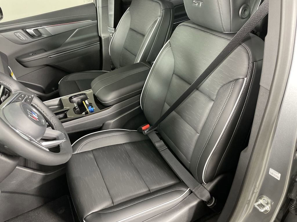 Used 2025 Buick Enclave Sport Touring image 19