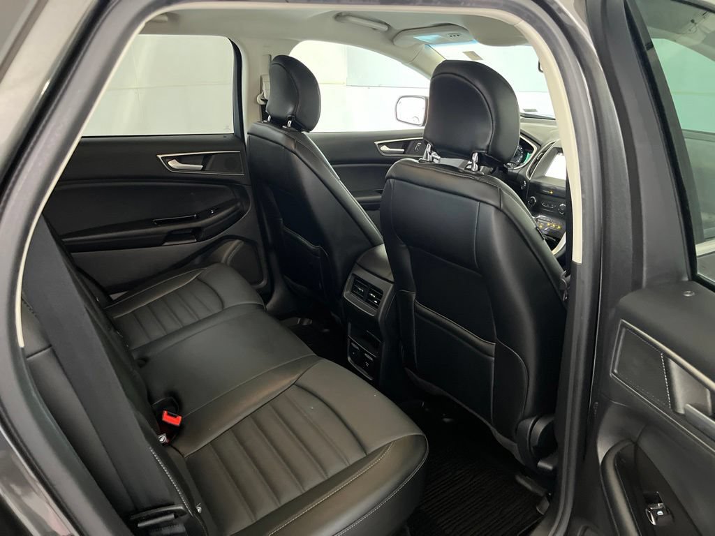 Used 2017 Ford Edge SEL w/ Equipment Group 201A AWD/4WD image 24