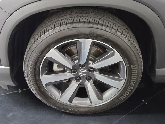 Used 2025 Honda Pilot Touring image 12