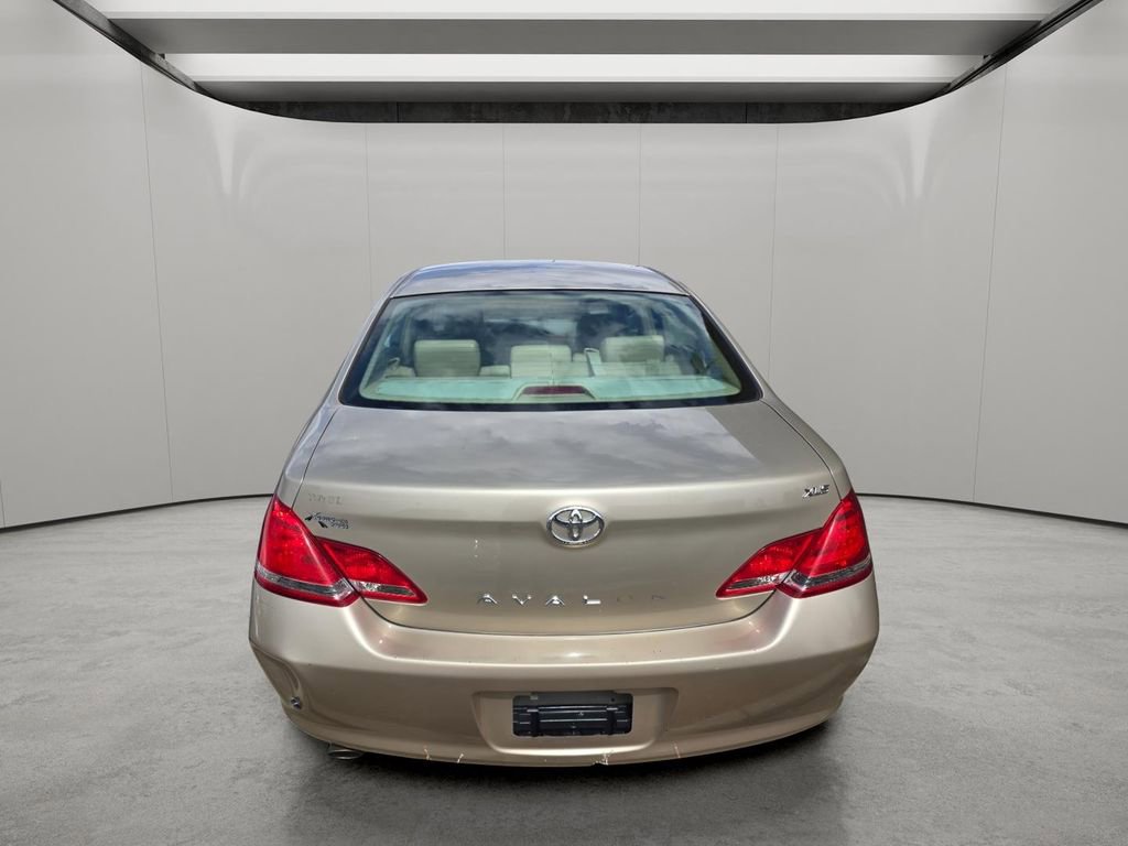 Used 2007 Toyota Avalon XLS image 9