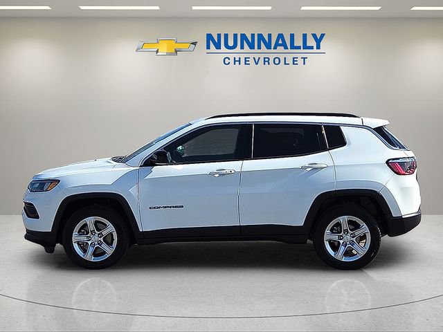 Used 2024 Jeep Compass Latitude AWD/4WD image 3