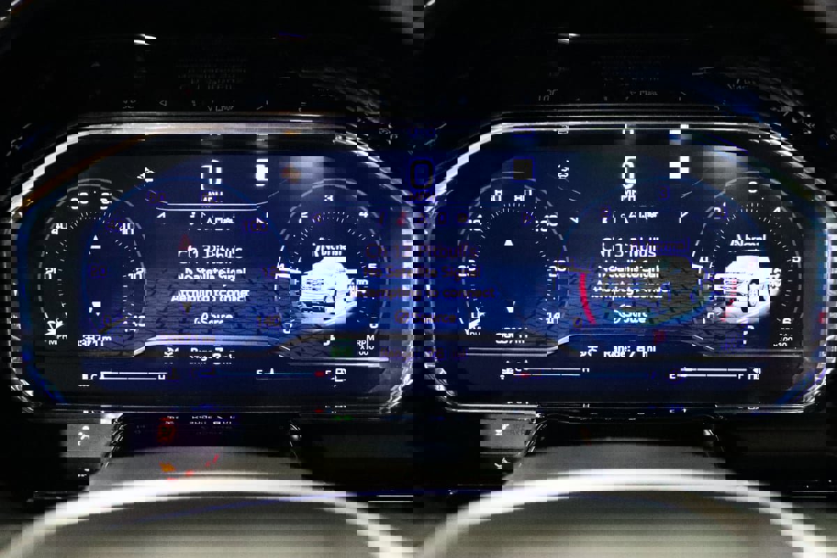 Used 2023 GMC Sierra 1500 SLT w/ SLT Convenience Package image 47