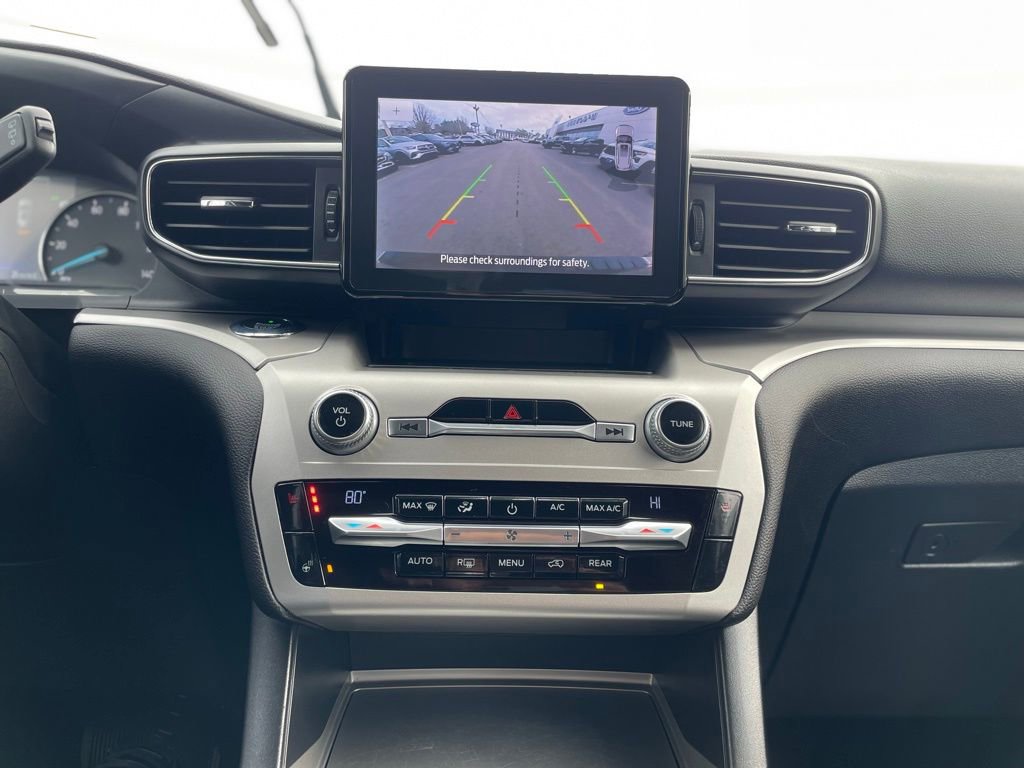 Used 2021 Ford Explorer XLT w/ Equipment Group 202A image 16