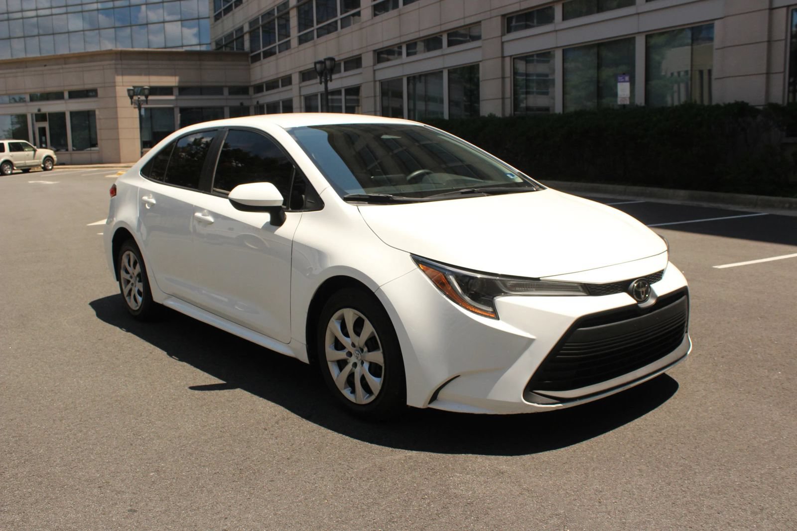 Used 2023 Toyota Corolla LE FWD image 1