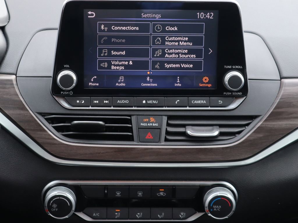 Used 2024 Nissan Altima 2.5 SV image 14