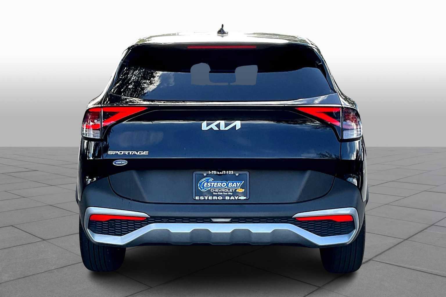 Used 2023 Kia Sportage EX image 4