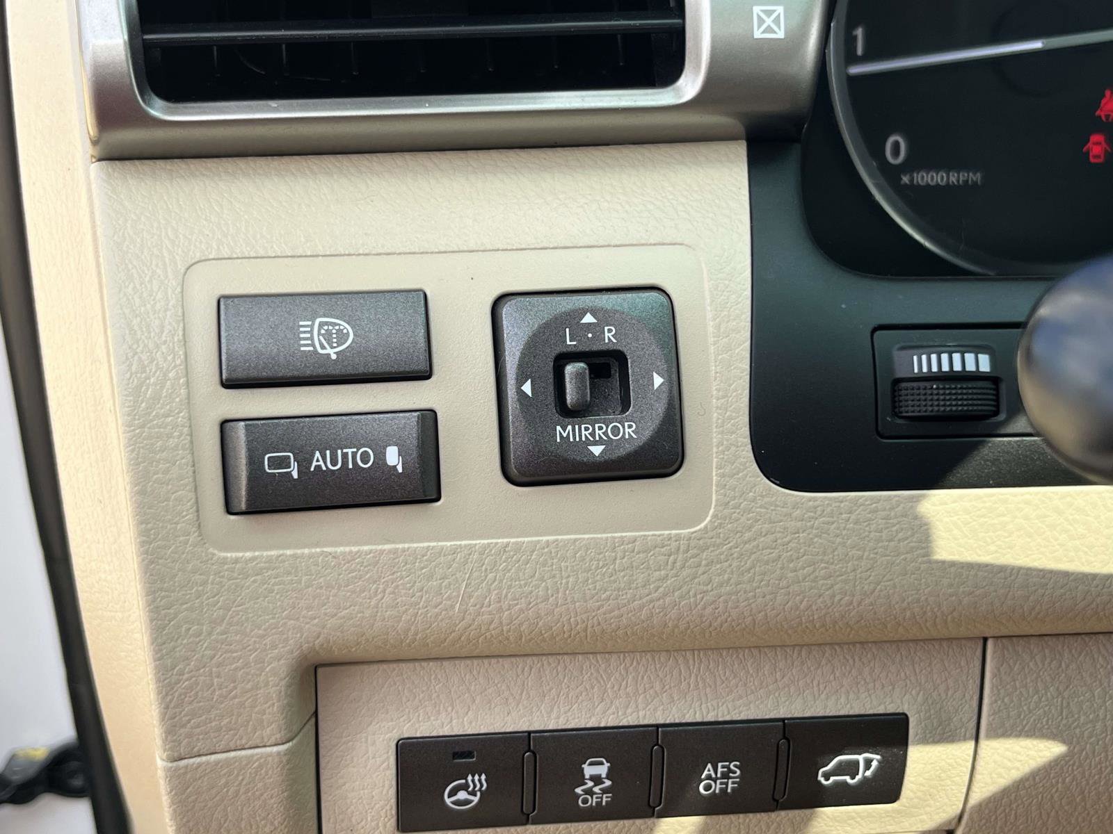 Used 2015 Lexus LX 570 4WD image 17