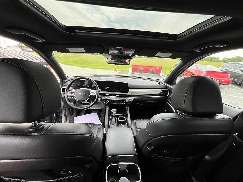 Used 2023 Kia Telluride AWD image 32