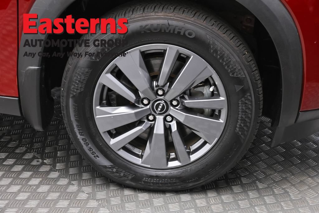 Used 2024 Nissan Pathfinder SV AWD/4WD image 33