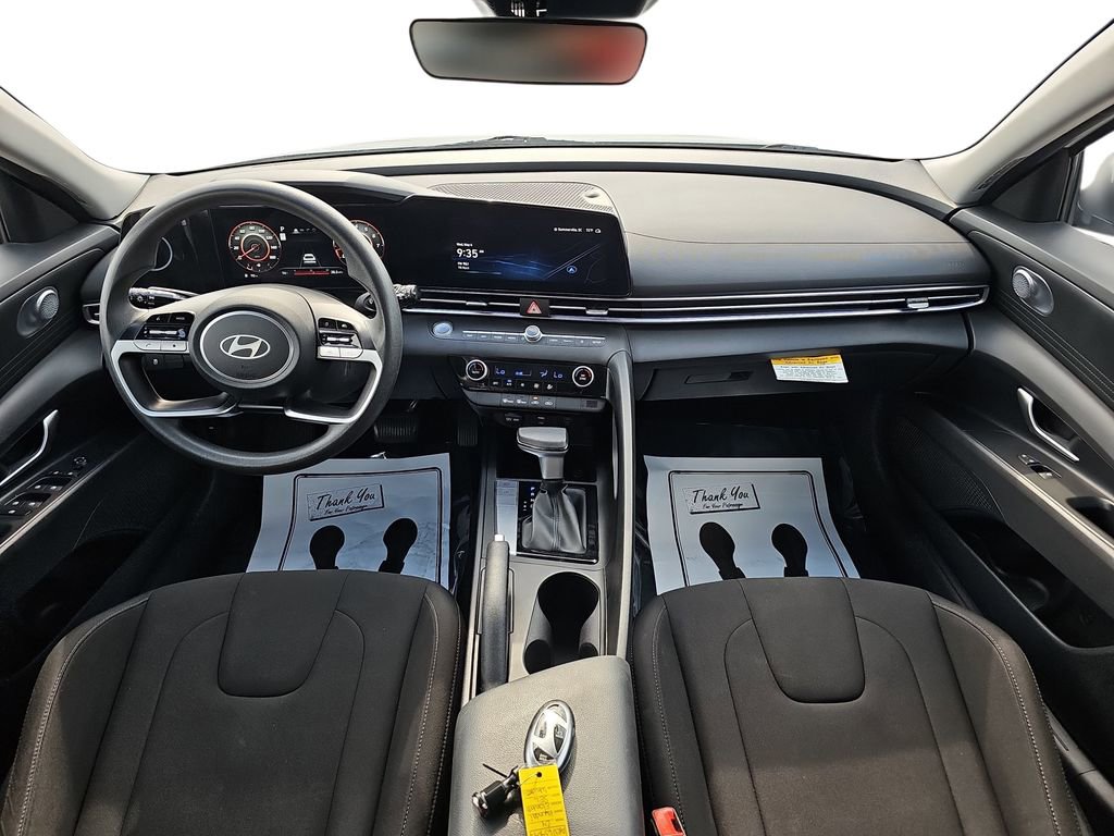 Used 2024 Hyundai Elantra SEL FWD image 13