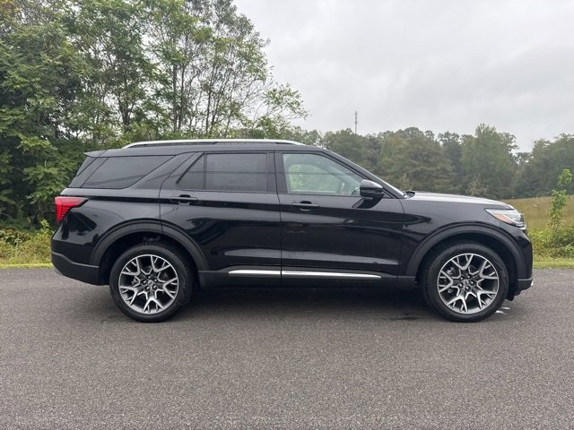 New 2025 Ford Explorer Platinum image 3