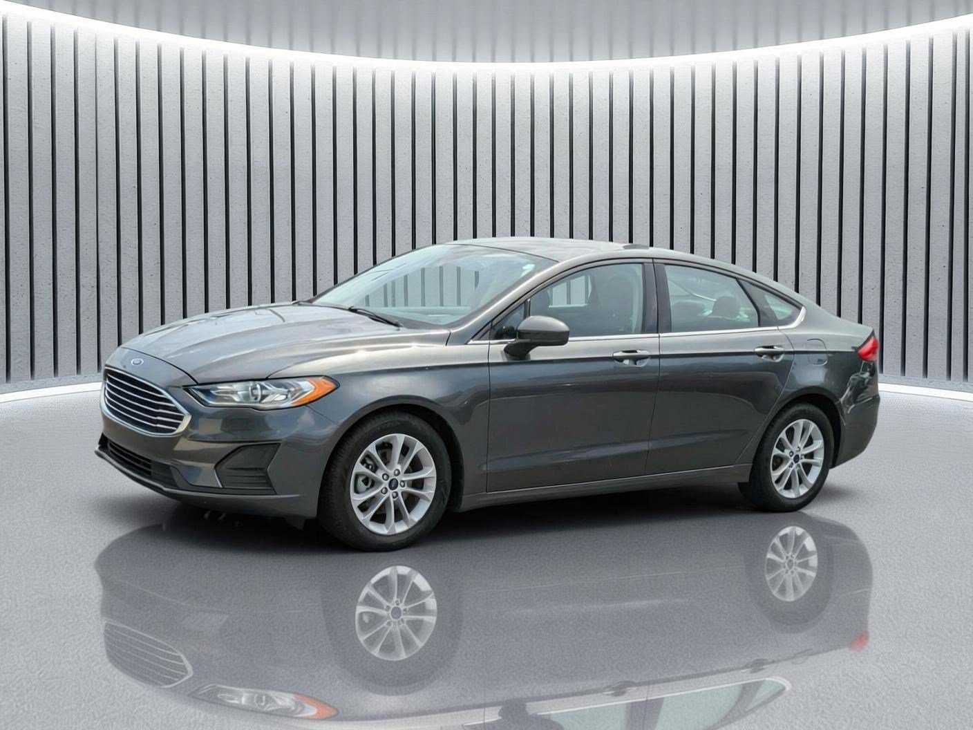 Used 2020 Ford Fusion SE FWD image 11