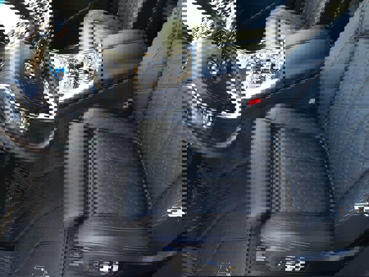 Used 2023 BMW X5 xDrive45e w/ Executive Package image 11