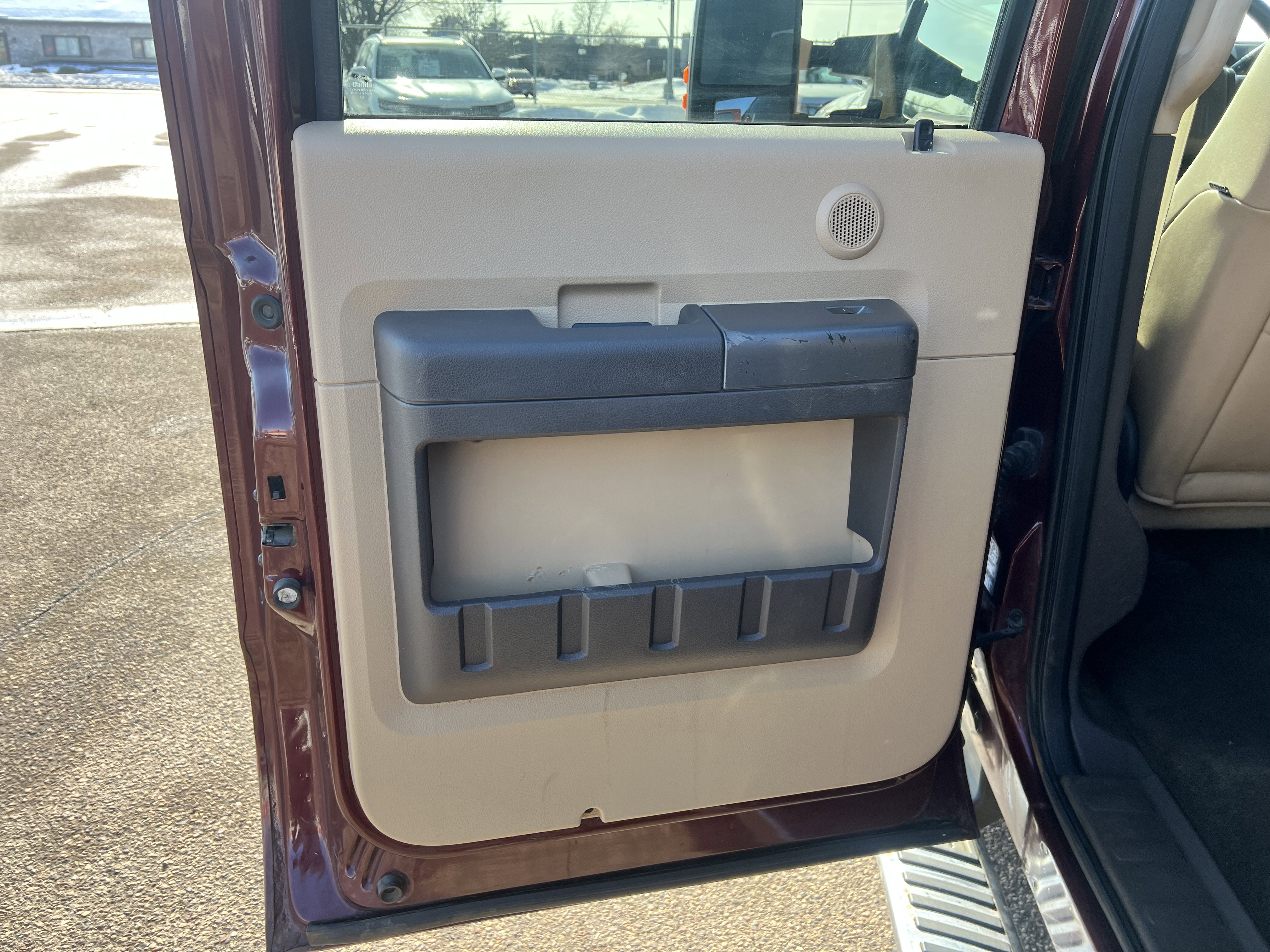 Used 2011 Ford F250 Lariat w/ Lariat Interior Pkg image 13