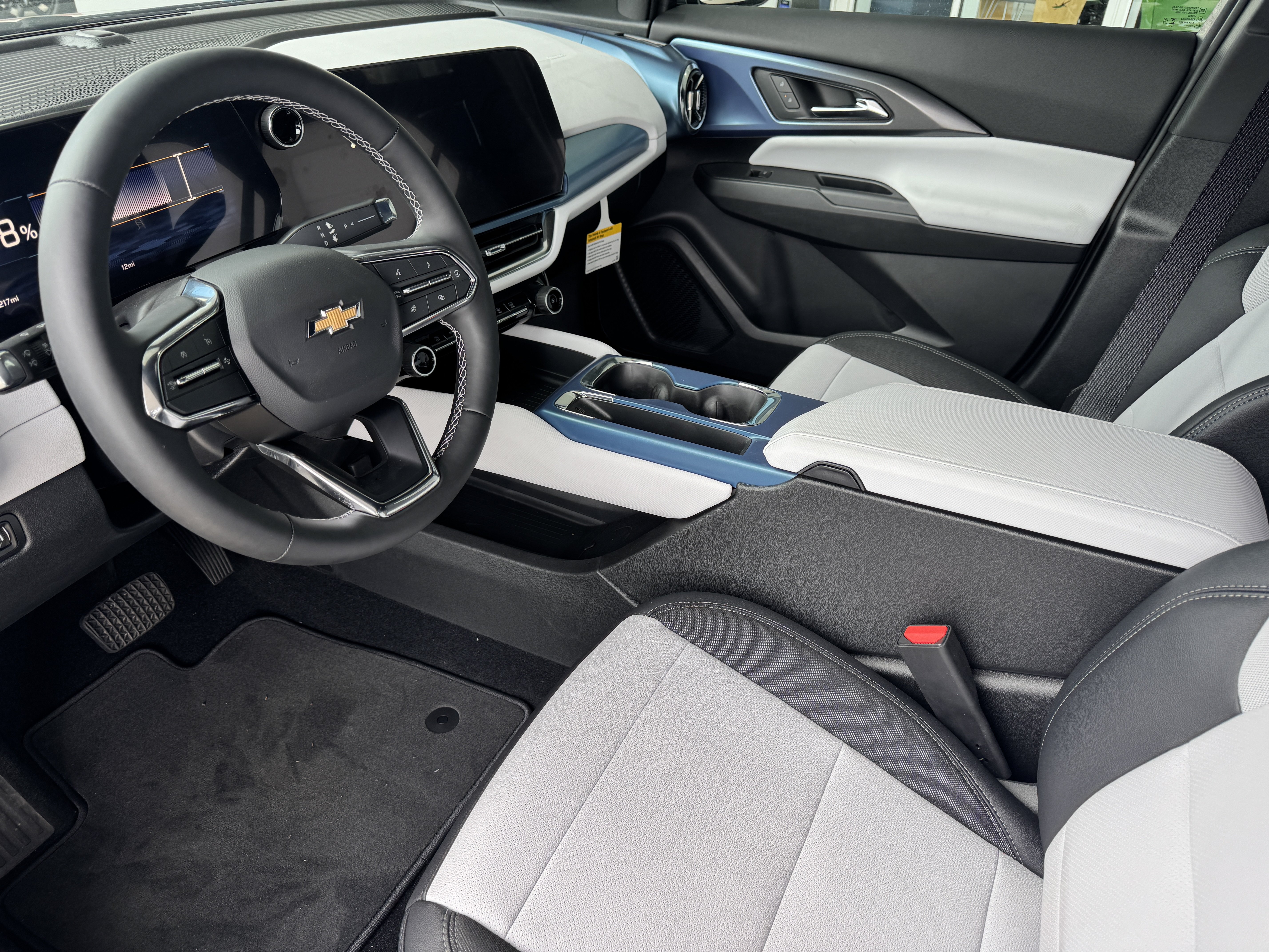 New 2026 Chevrolet Equinox EV LT AWD/4WD image 10