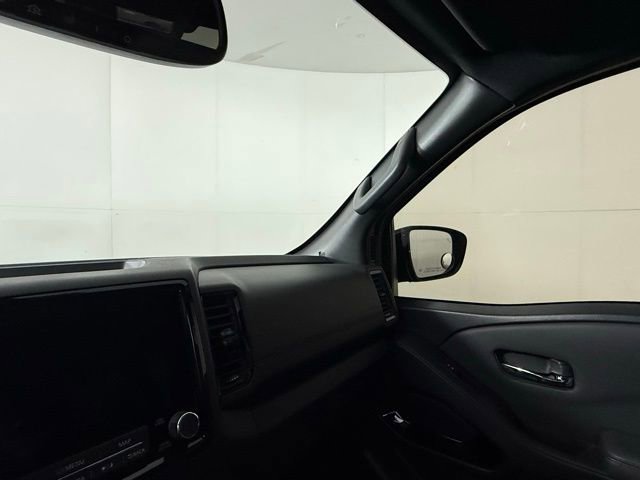 Used 2022 Nissan Frontier PRO-4X w/ Pro-4X Premium Package image 12