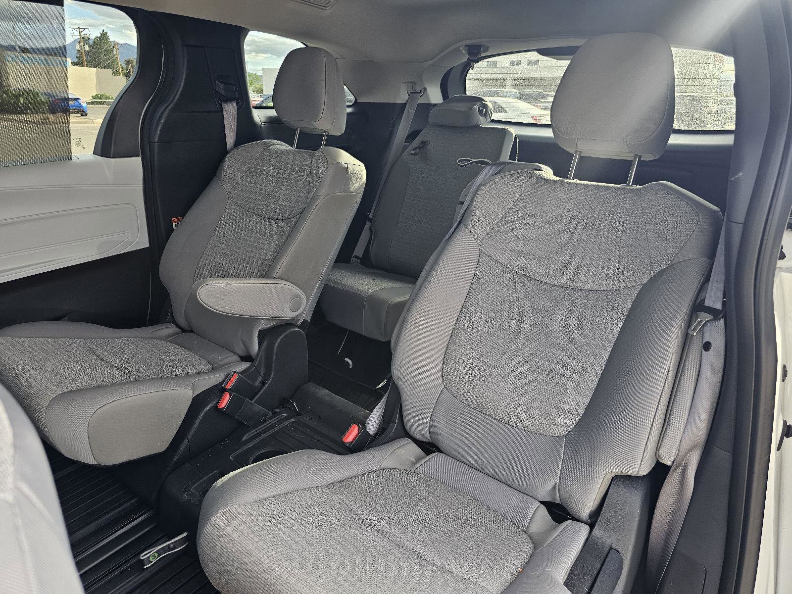 Used 2025 Toyota Sienna LE image 16