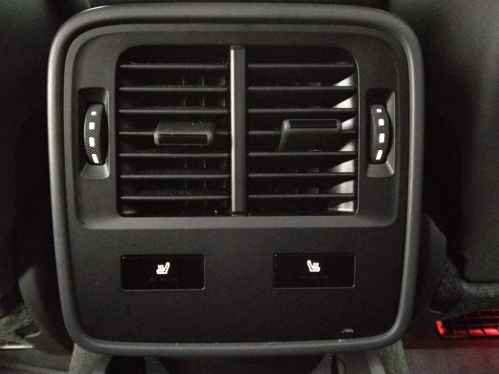 Used 2022 Porsche Taycan image 44