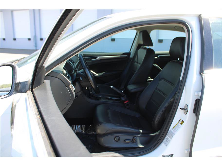 Used 2017 Volkswagen Passat 1.8T SE FWD image 8