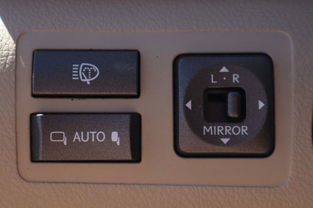 Used 2008 Lexus LX 570 4WD image 22