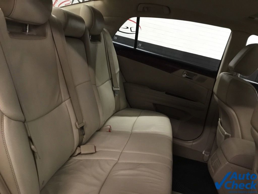 Used 2011 Toyota Avalon Limited FWD image 29