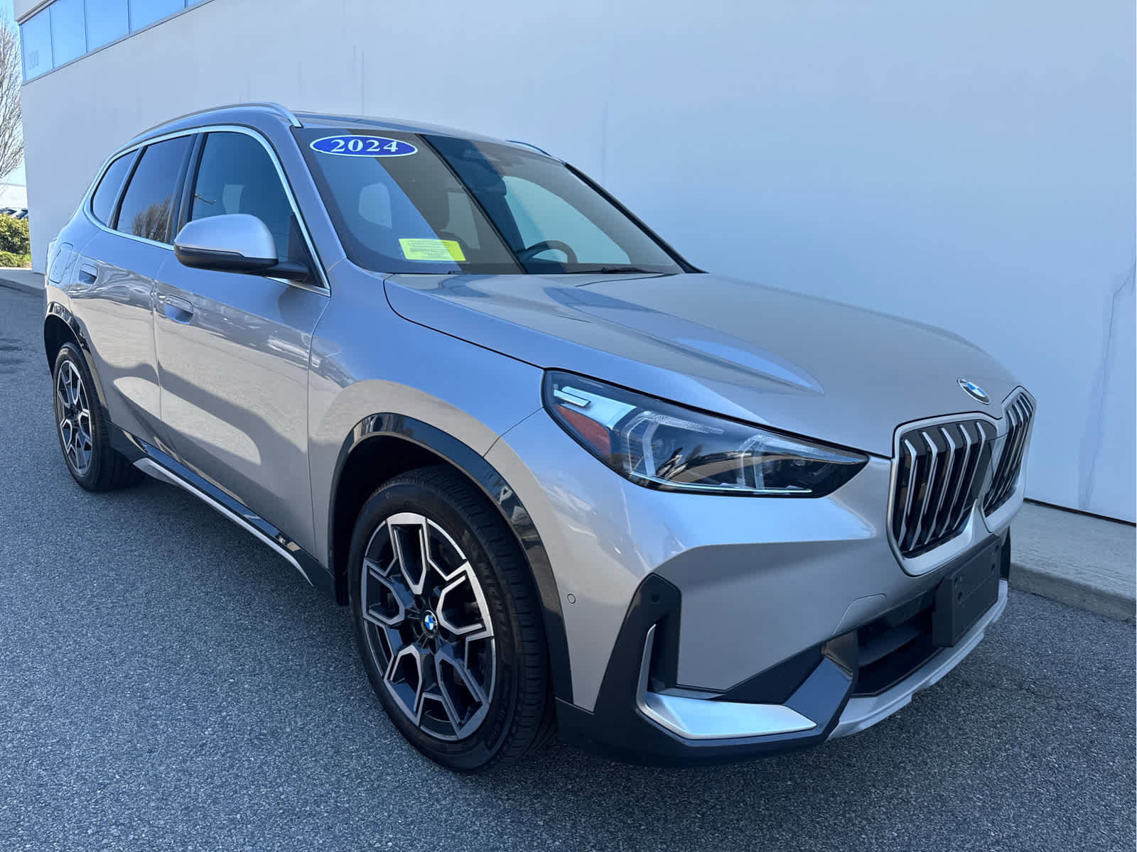 Used 2024 BMW X1 xDrive28i w/ Convenience Package AWD/4WD image 2