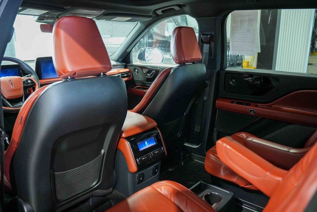 Used 2025 Lincoln Aviator Reserve w/ Jet Appearance Package image 25