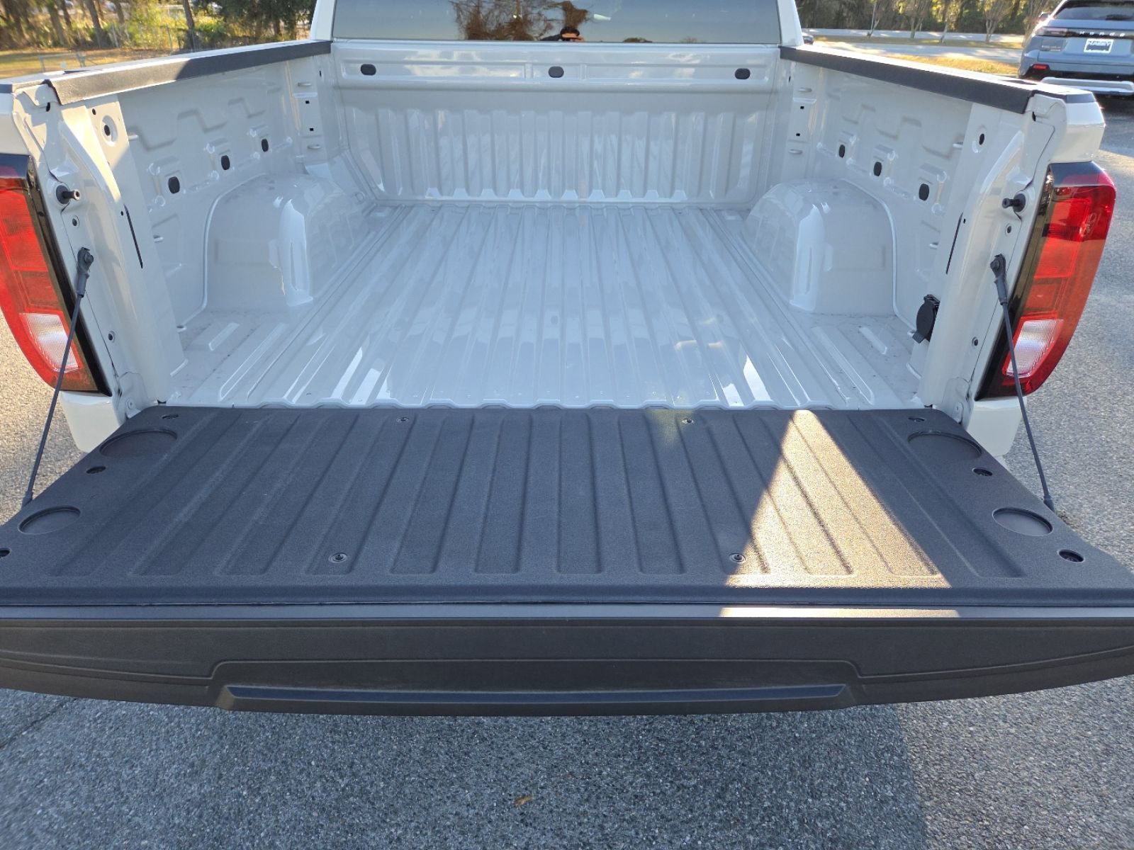 New 2026 GMC Sierra 1500 Pro w/ Graphite Edition image 18