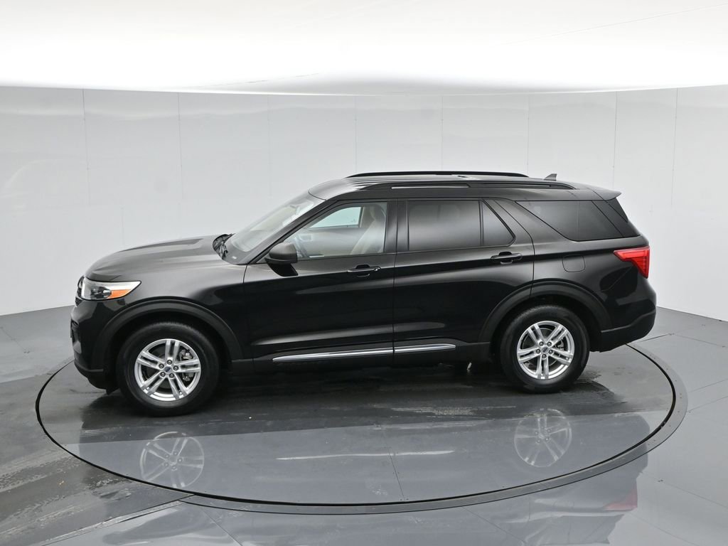 Used 2022 Ford Explorer XLT image 46