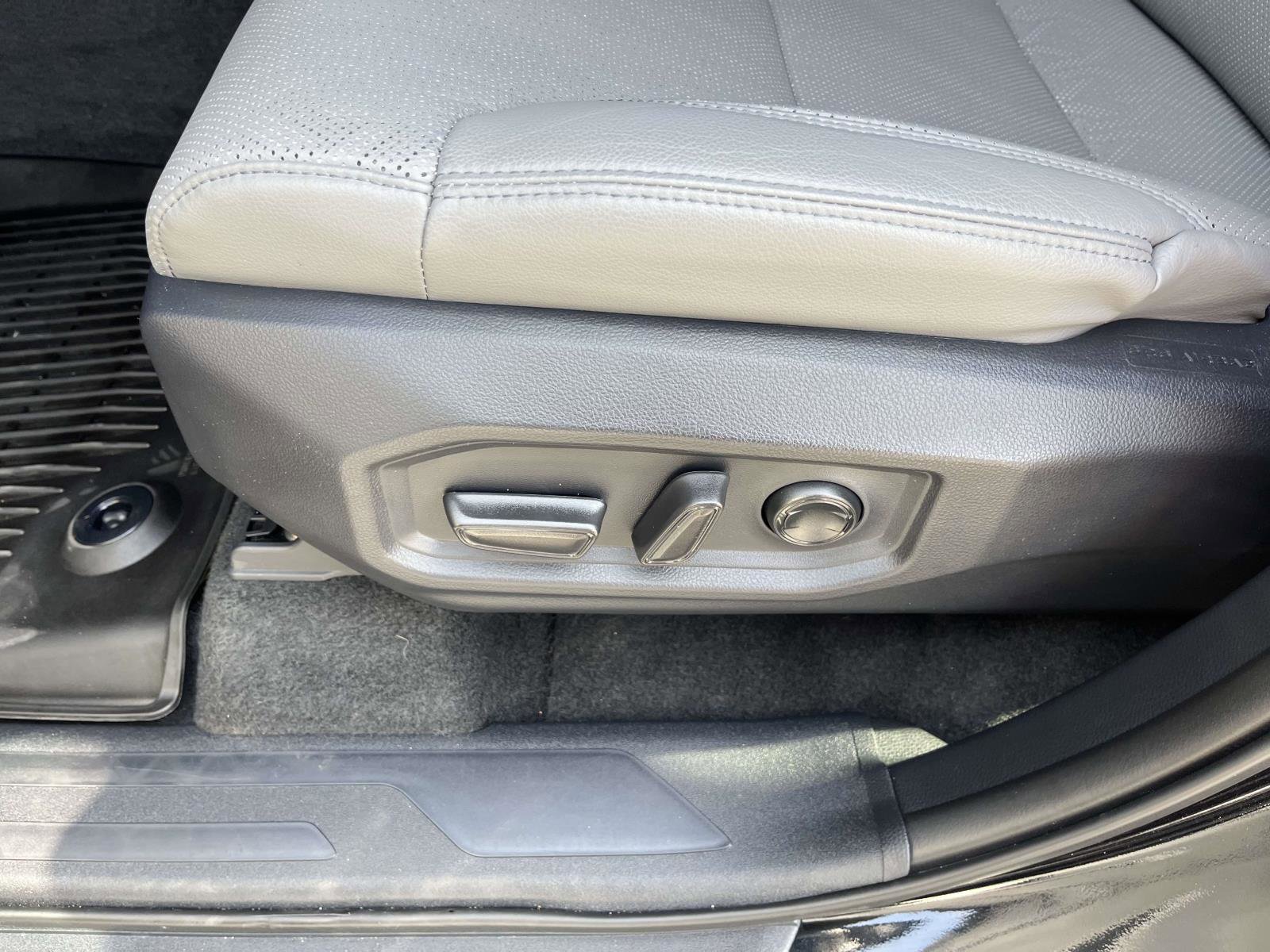 Used 2025 Toyota Tundra Limited image 14