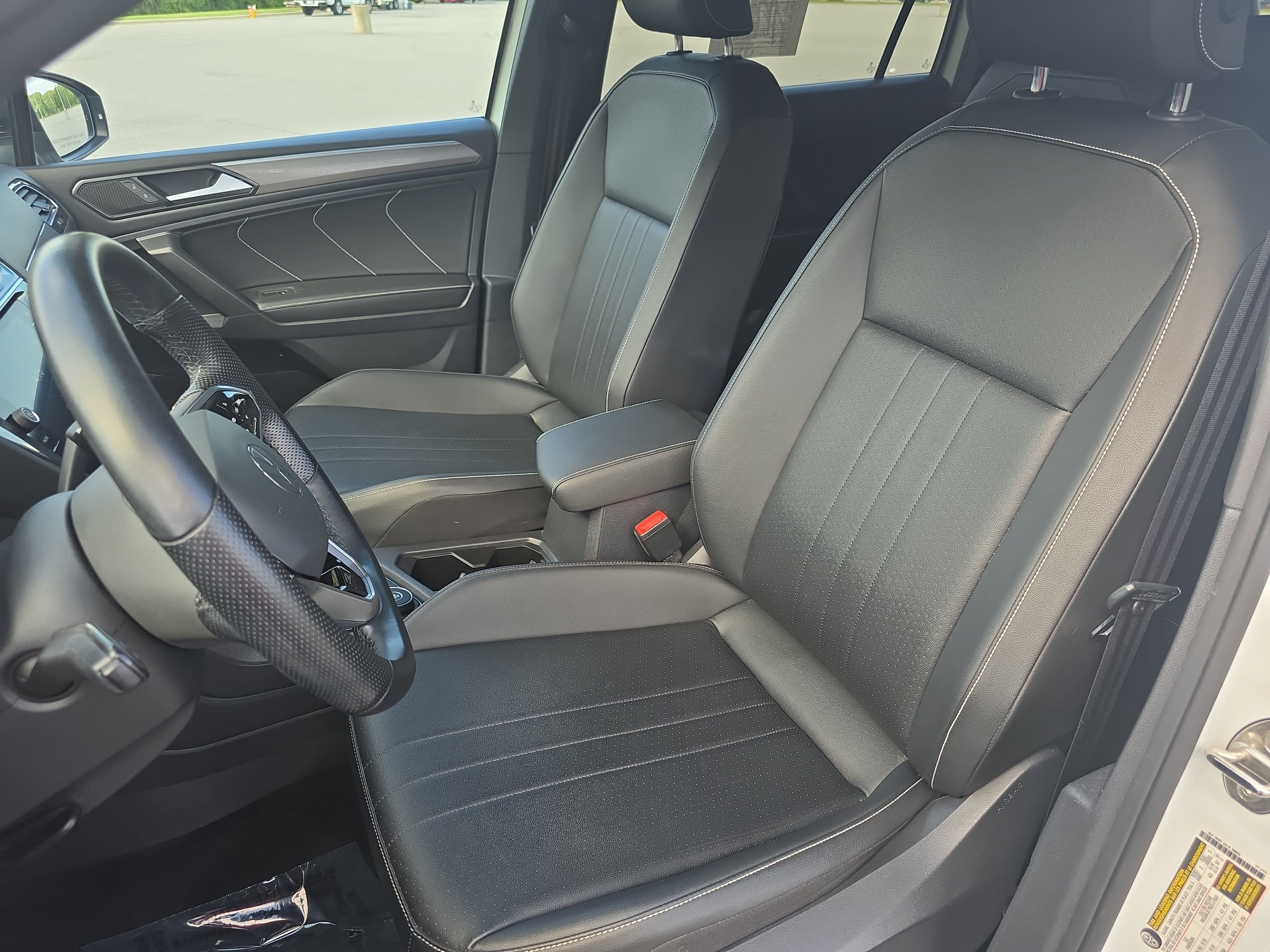 Used 2022 Volkswagen Tiguan SE R-Line AWD/4WD image 15