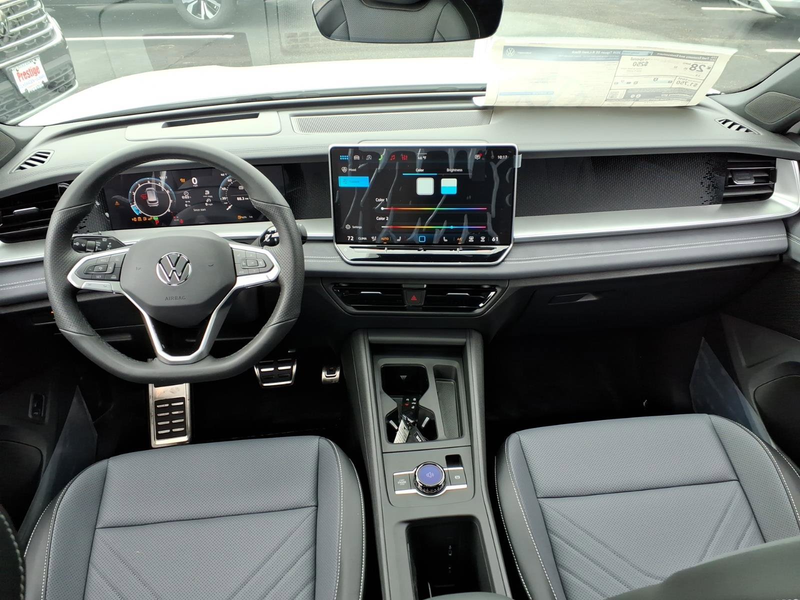 New 2026 Volkswagen Tiguan SE R-Line image 11