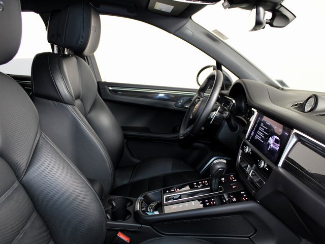 Used 2024 Porsche Macan GTS image 28
