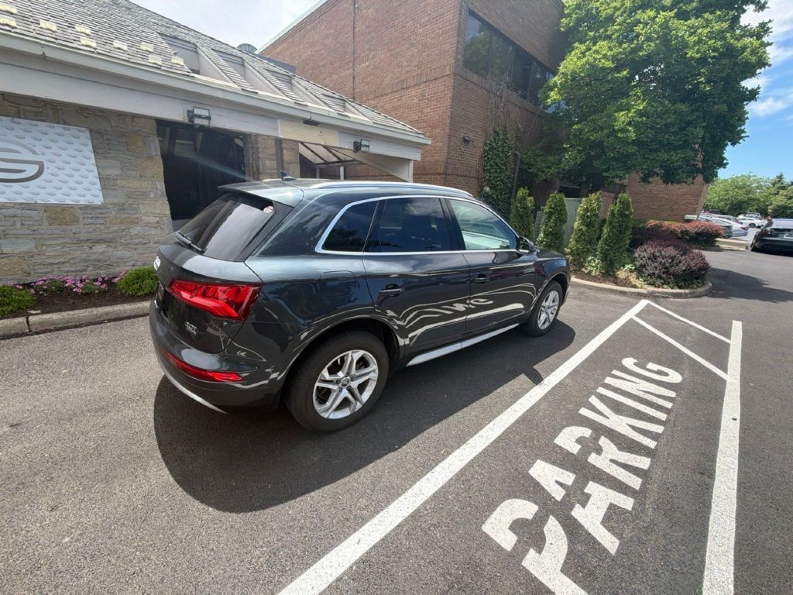 Used 2018 Audi Q5 2.0T Premium Plus w/ Premium Plus Package AWD/4WD image 5