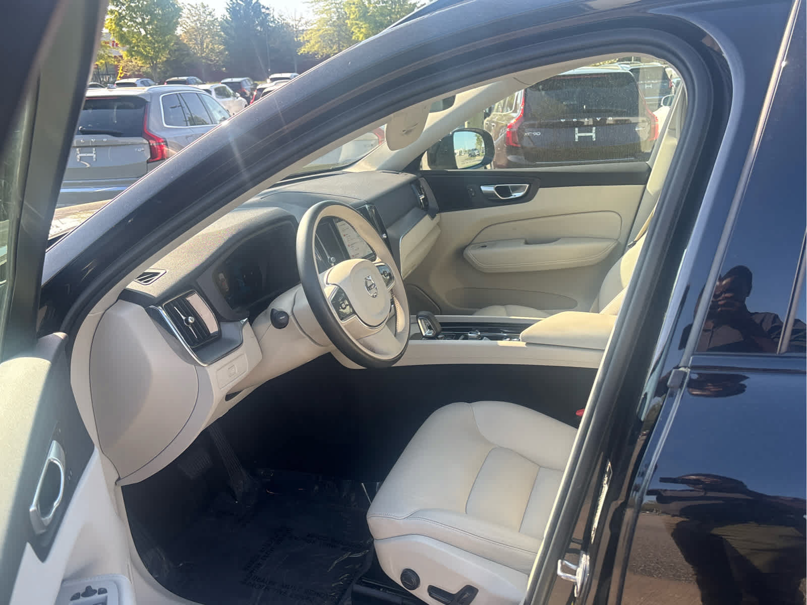 Used 2024 Volvo XC60 B5 Core w/ Climate Package AWD/4WD image 38