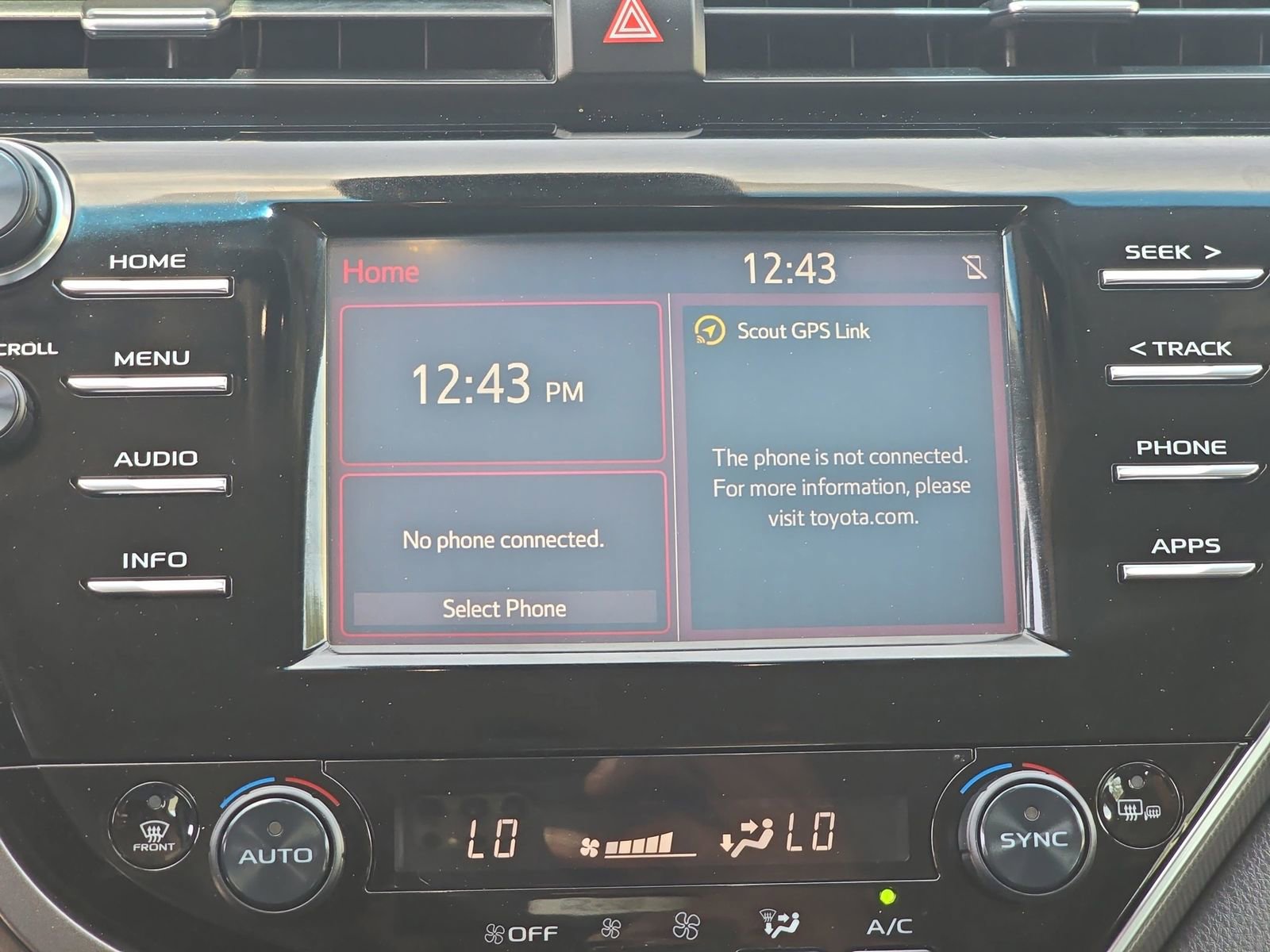 Used 2018 Toyota Camry XSE image 24