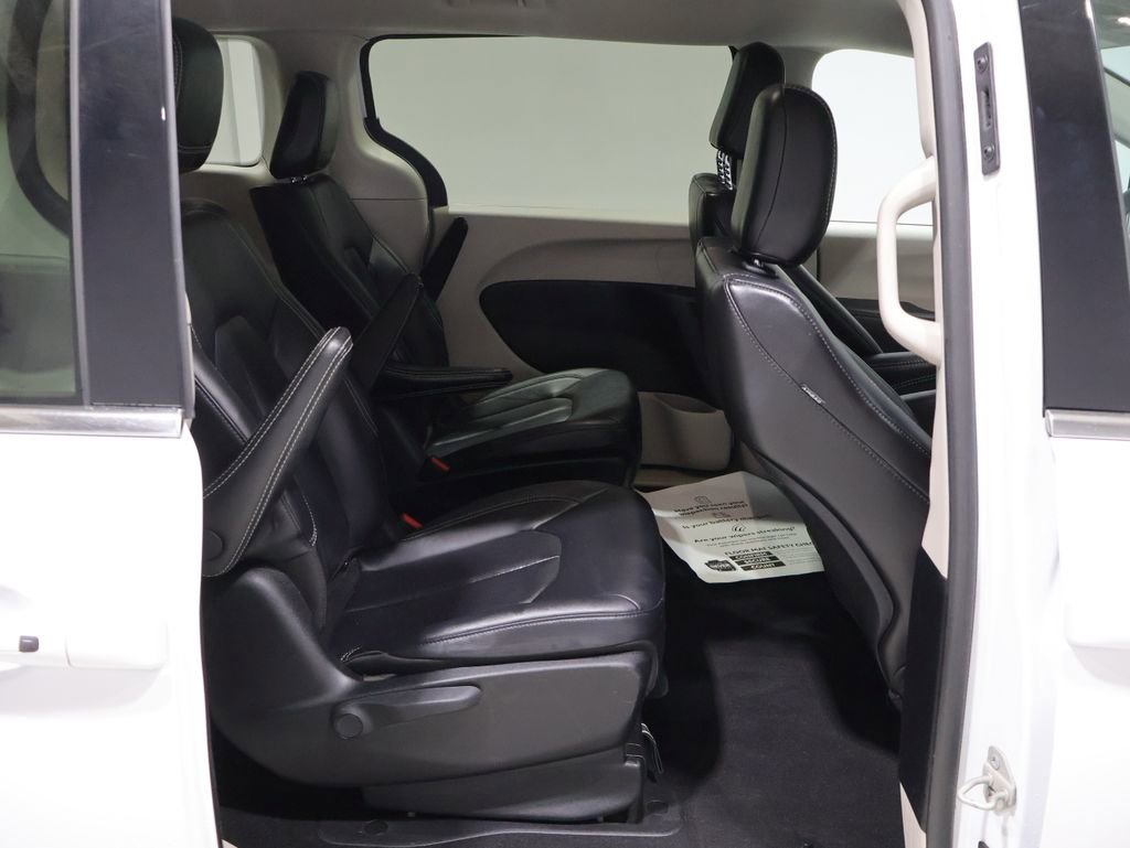 Certified 2024 Chrysler Pacifica Select image 23